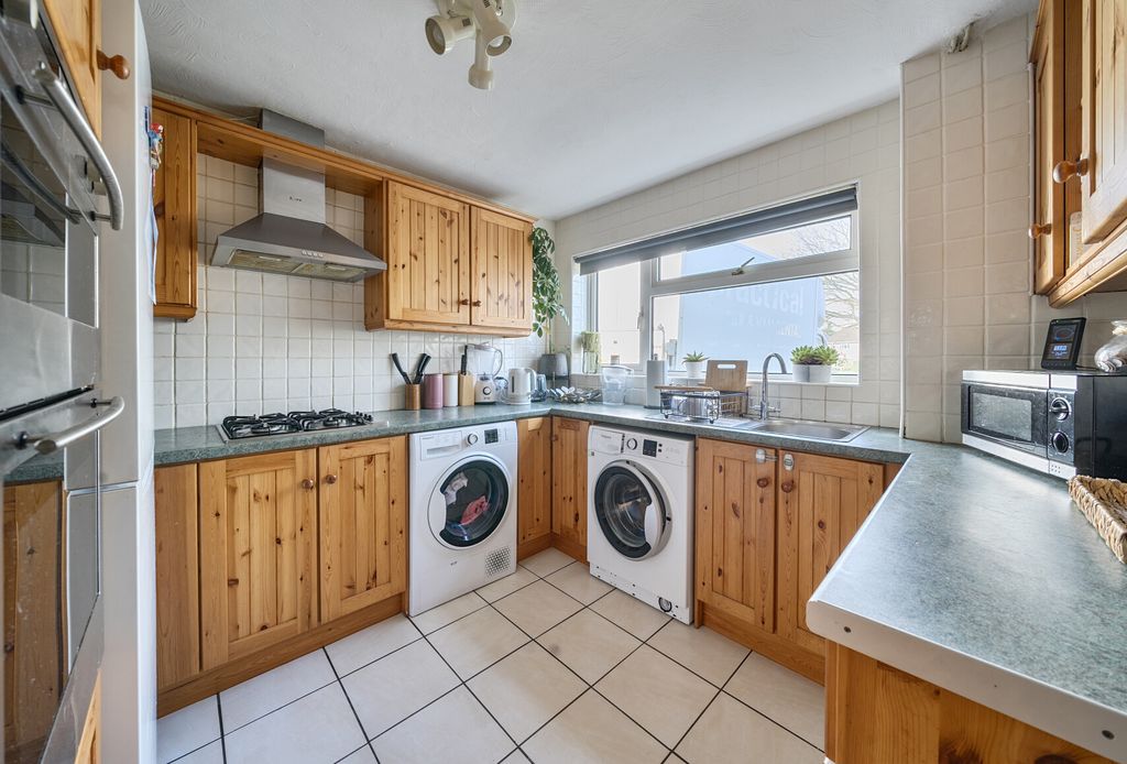 Property photo 3 of 10 1423932-10-69Afff...