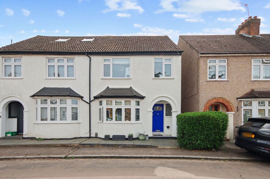 Property photo 2 of 11 External