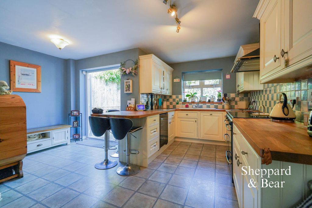 Property photo 2 of 37 Kitchen