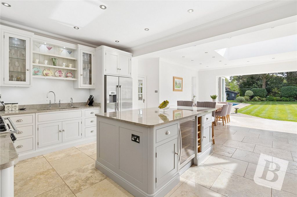 Property photo 3 of 38 Kitchen