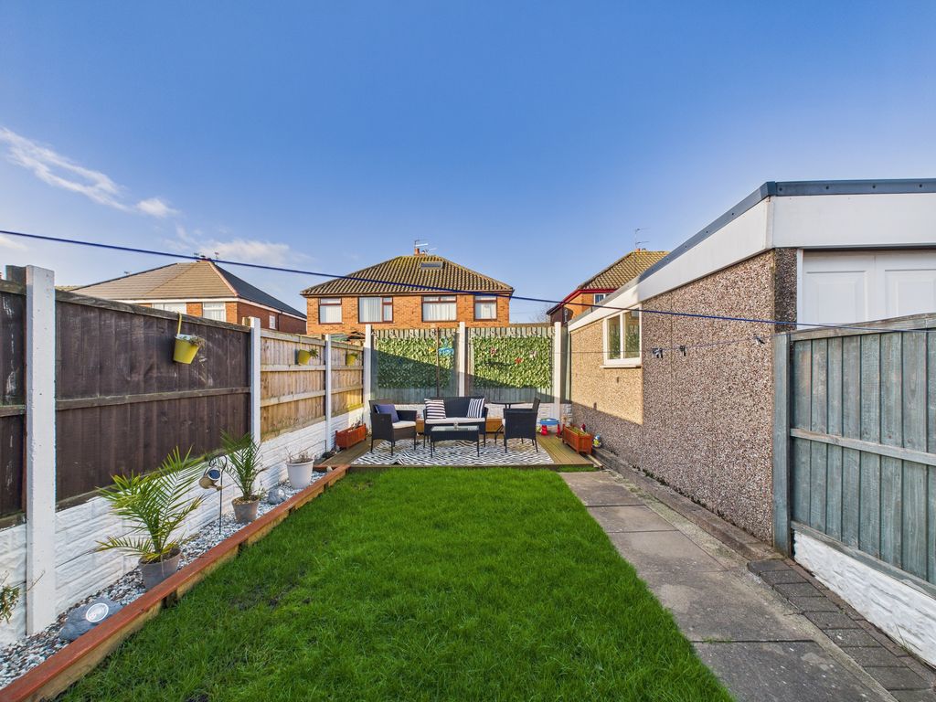 Property photo 2 of 32