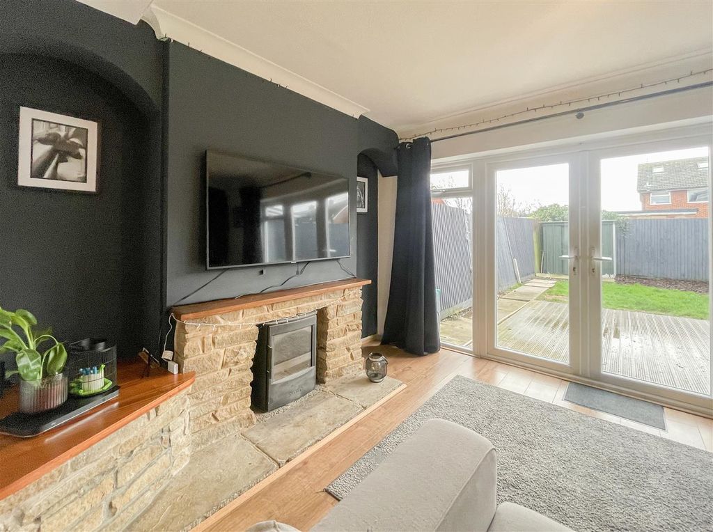 Property photo 3 of 15 Lounge/Diner