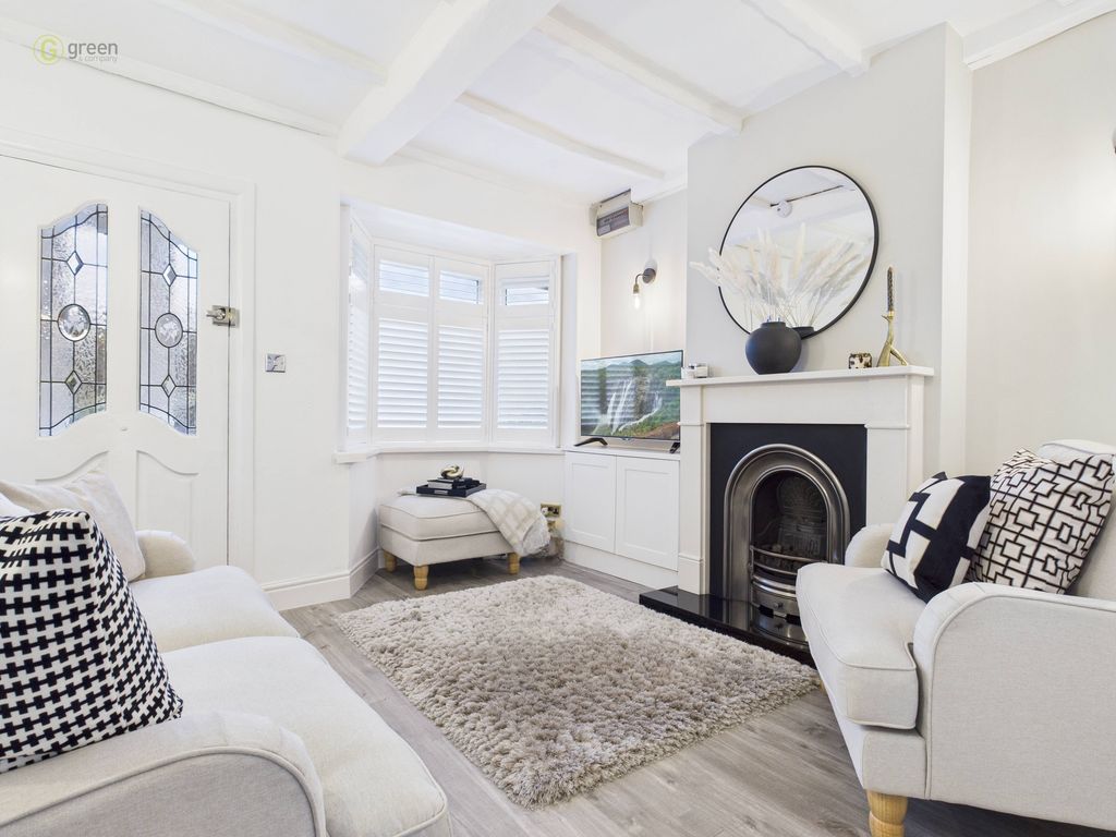 Property photo 2 of 43 Cam01332G0Pr0644Still016