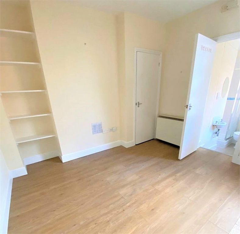 Property photo 1 of 3