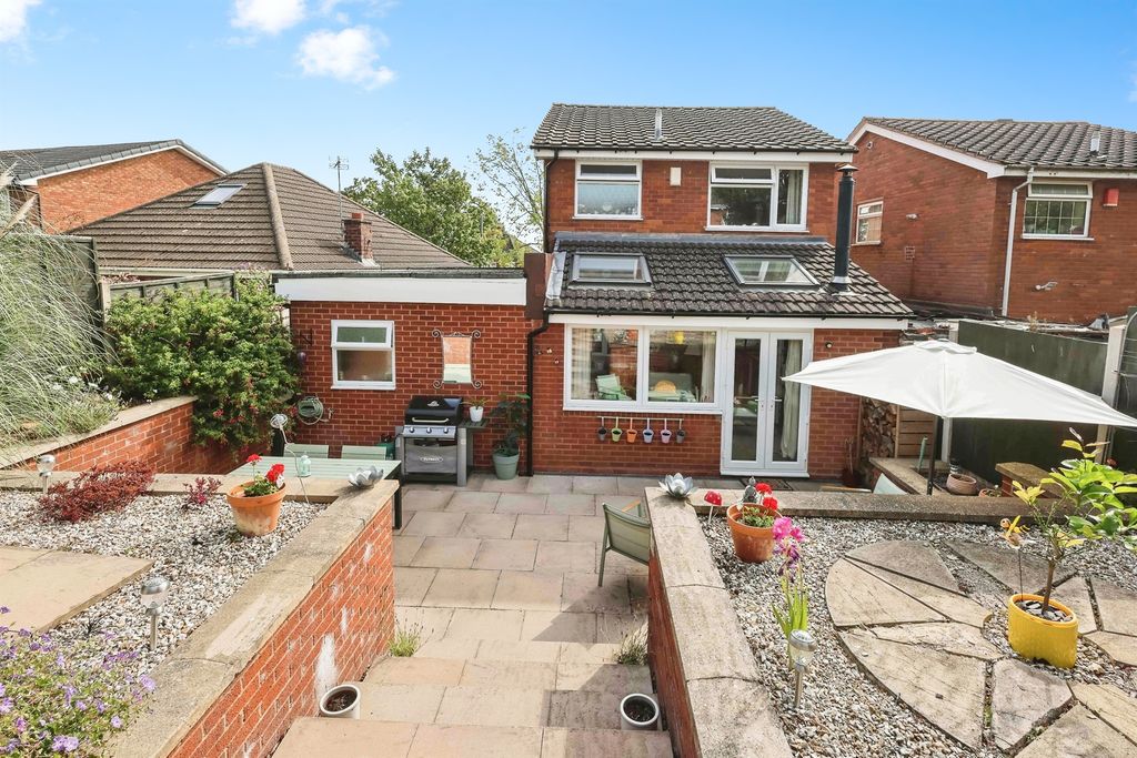 Property photo 2 of 17