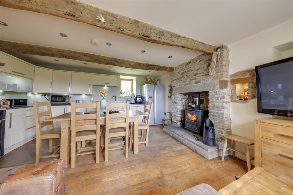 Property photo 2 of 27 1 (11).Jpg