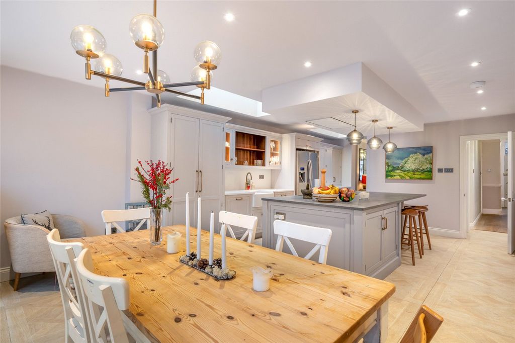 Property photo 1 of 22 Picture No. 11