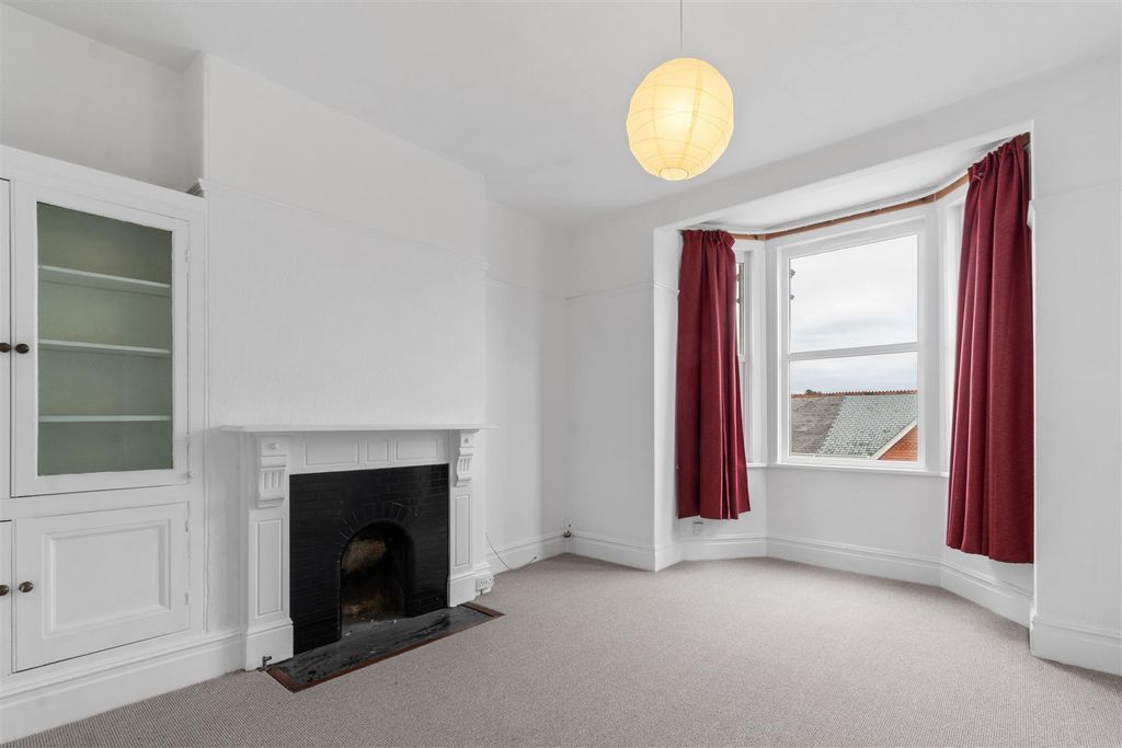 Property photo 2 of 10 004.Jpg
