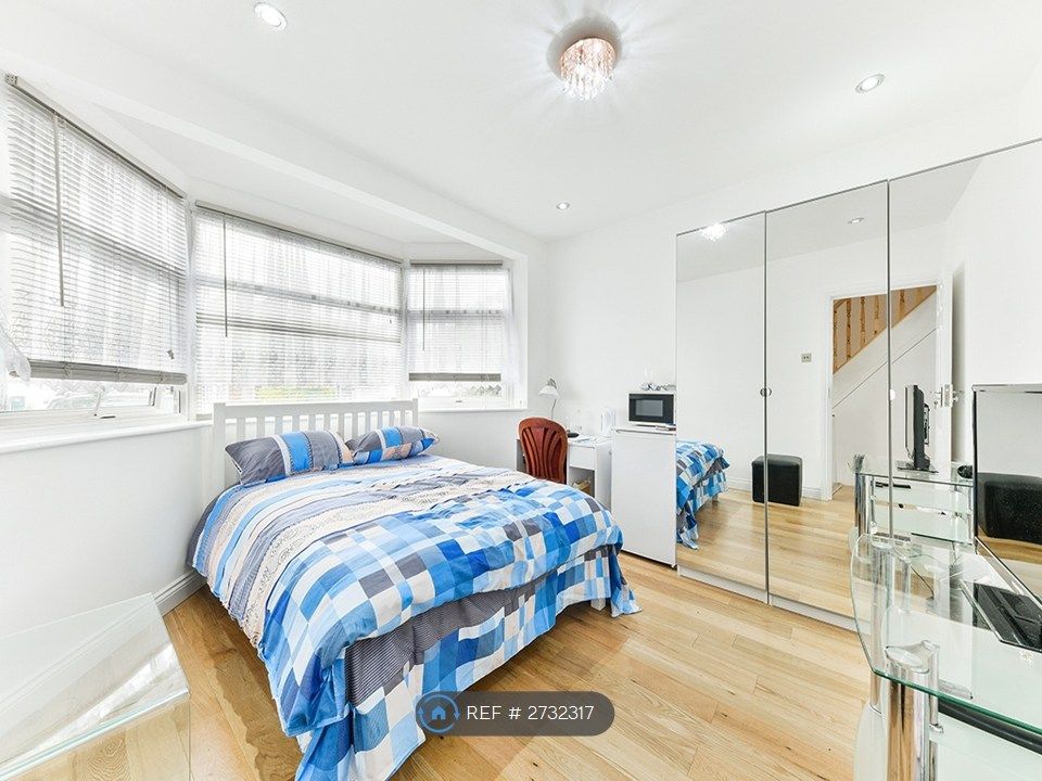 Property photo 3 of 6 The Room