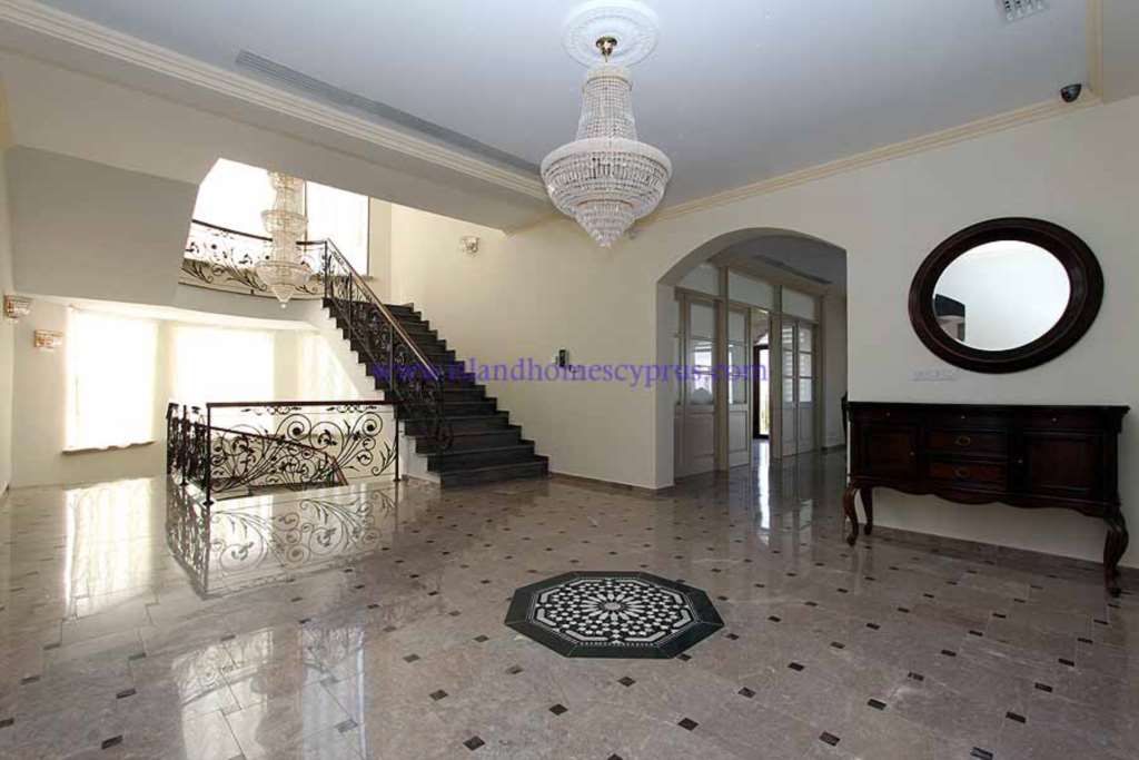 Property photo 2 of 48