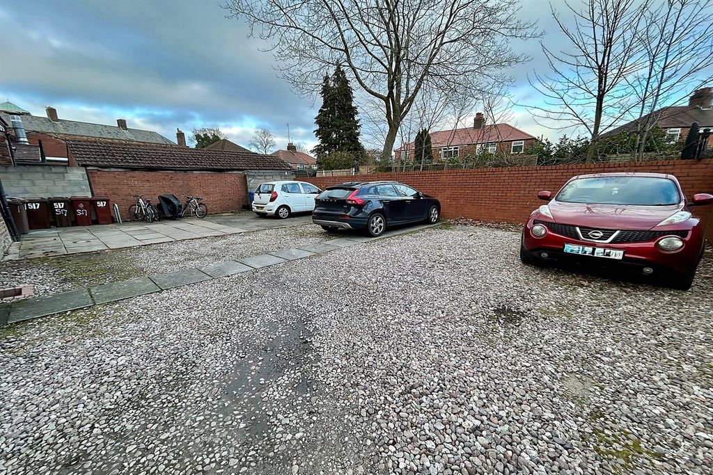 Property photo 2 of 3 Outside