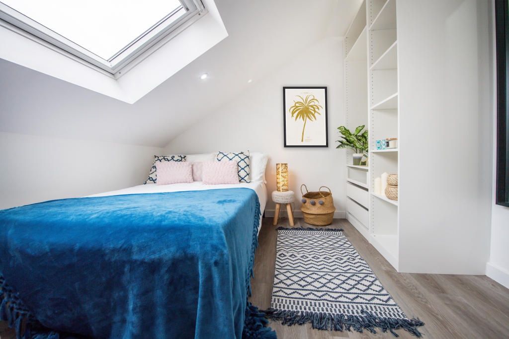 Property photo 2 of 13 Bright And Spacious Master Bedroom Featuring A Sty...