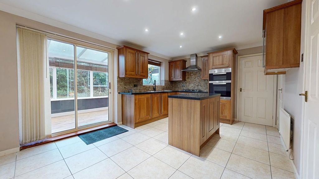 Property photo 2 of 22 4540961