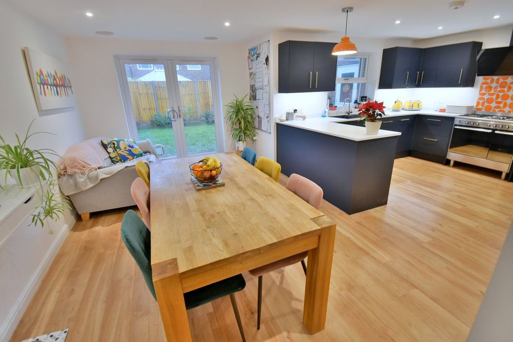 Property photo 3 of 22