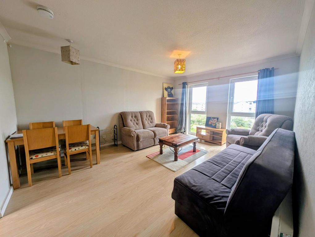 Property photo 2 of 6 Living Room