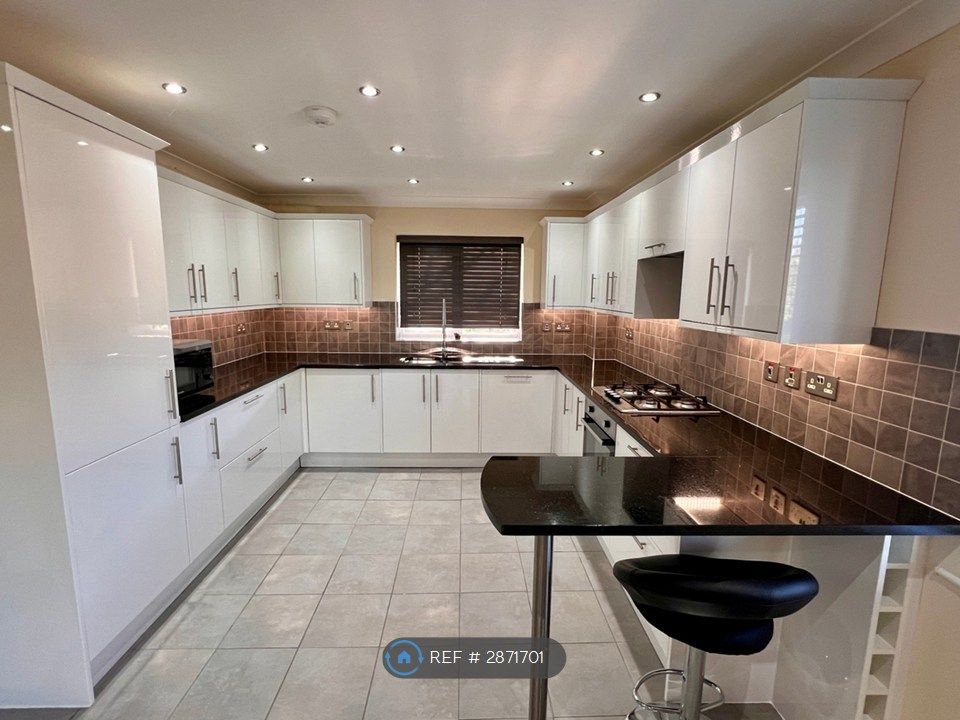 Property photo 2 of 34 Kitchen