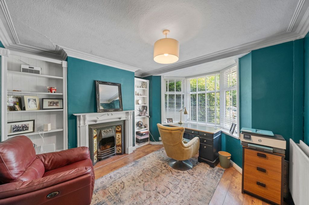 Property photo 2 of 21