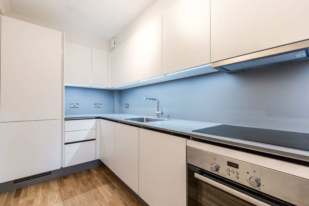 Property photo 1 of 9 Kitchen