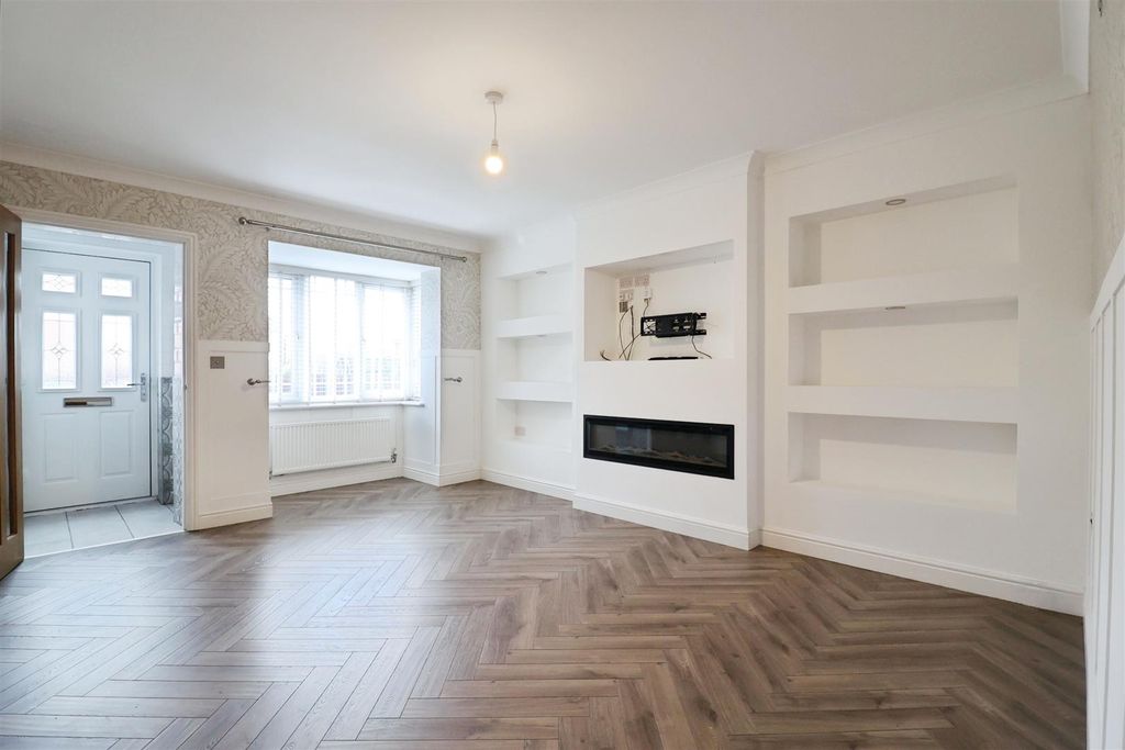 Property photo 3 of 33 25.Jpg