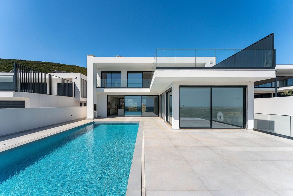 Property photo 1 of 34 Striking Contemporary 4 Bed Villa