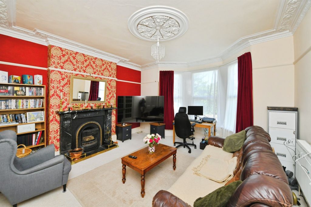 Property photo 3 of 18