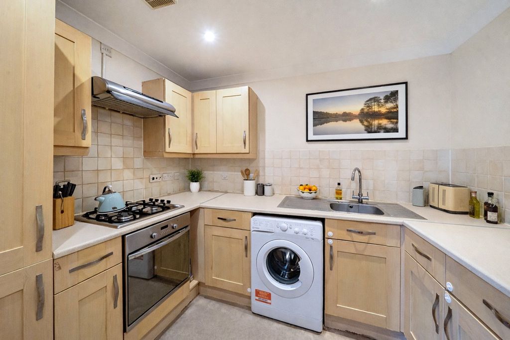 Property photo 3 of 7 Picture No. 24