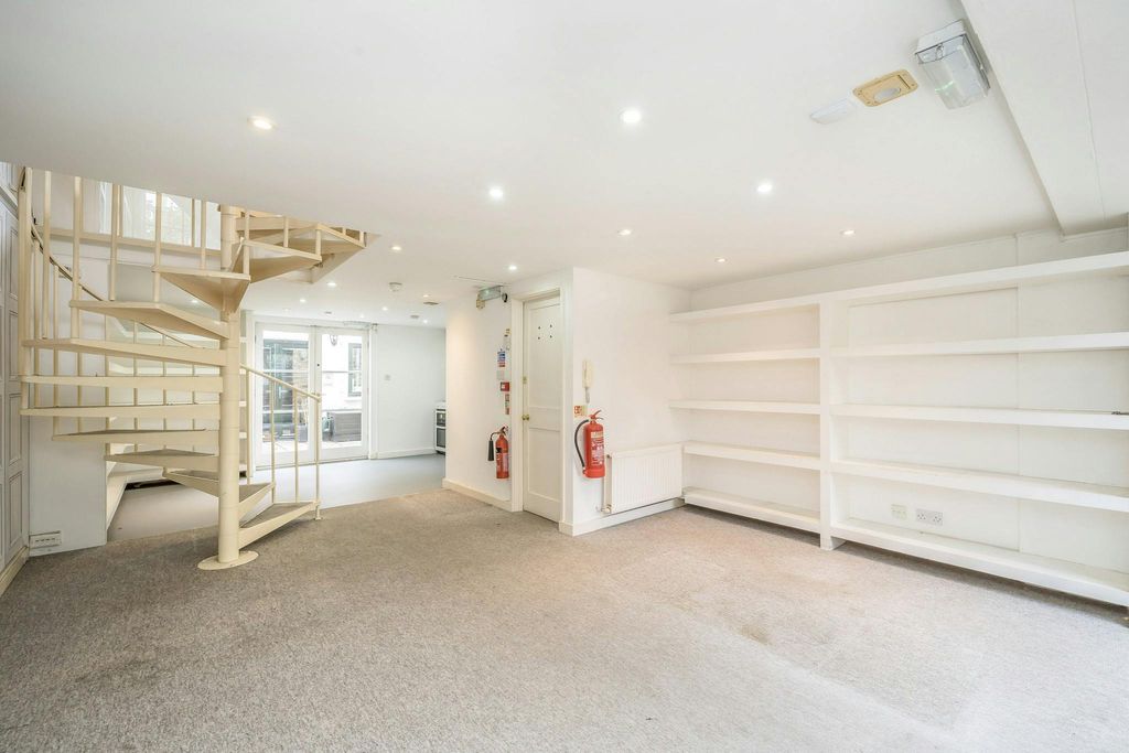 Property photo 2 of 10 Grd Flr 1.Jpg