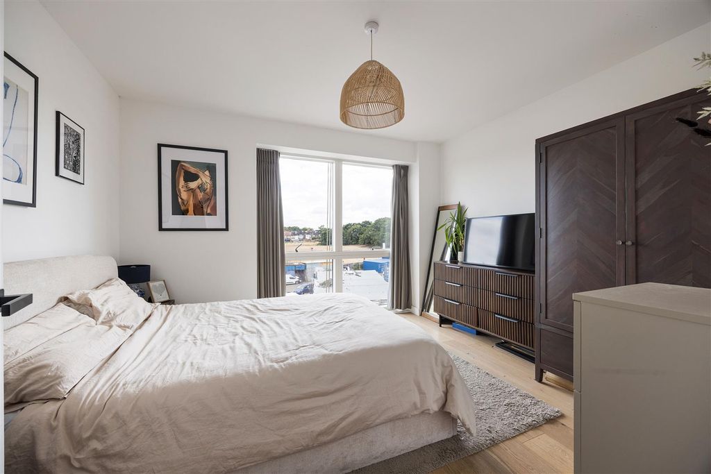 Property photo 3 of 24 Cunard Apartments, E17