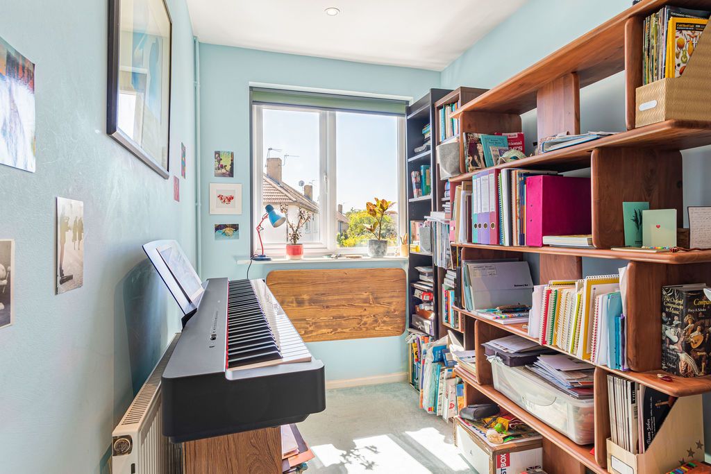 Additional image 12 of 2 bed flat for saleBurr Close, Bexleyheath DA7