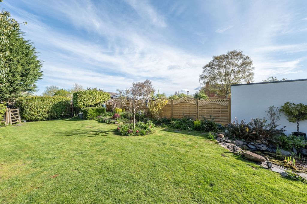 Property photo 2 of 41
