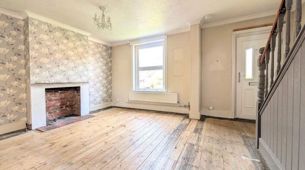 Property photo 2 of 10