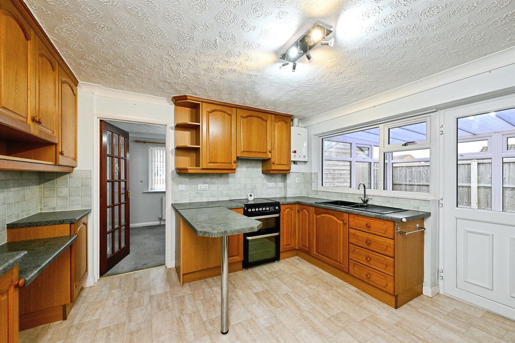 Property photo 2 of 25