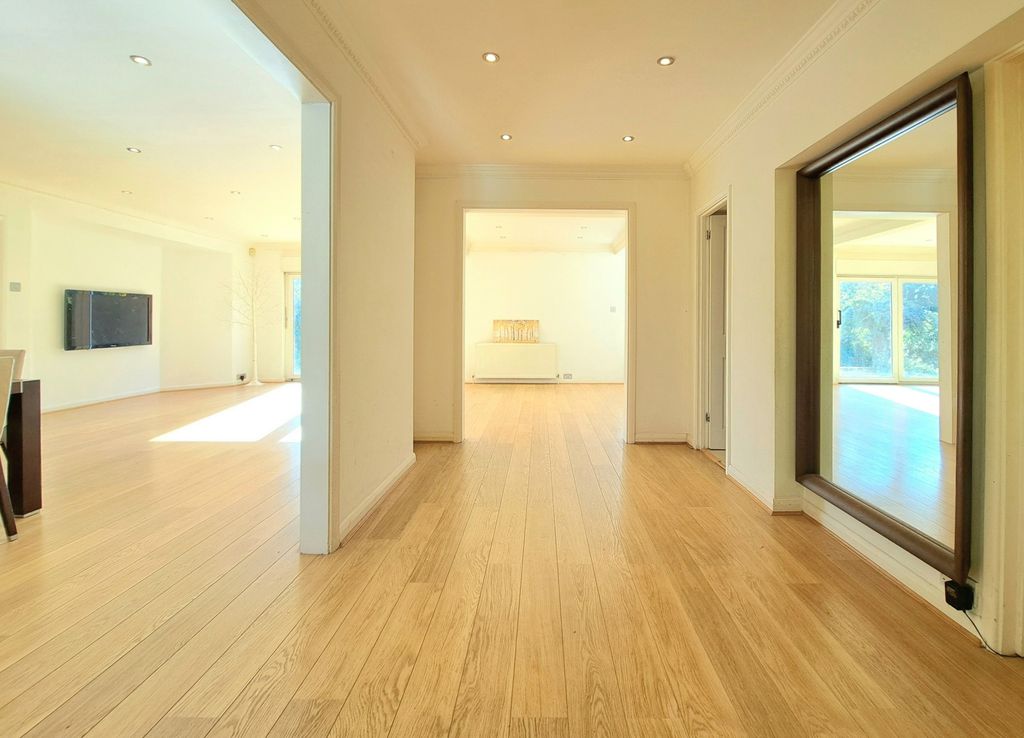 Property photo 3 of 28