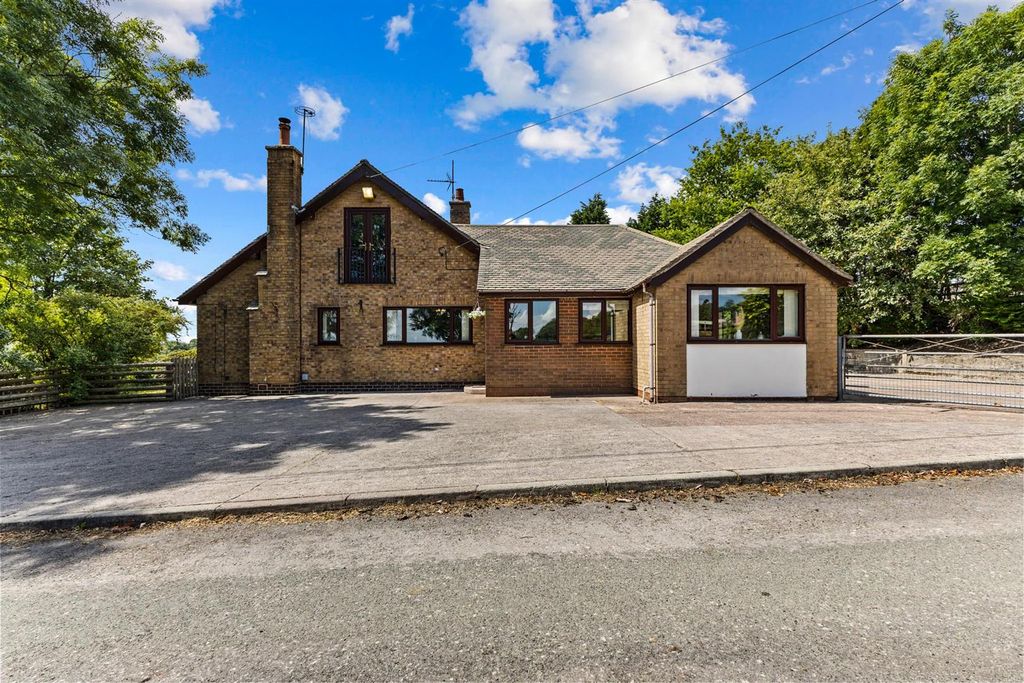 Property photo 1 of 45 Hil Colm
