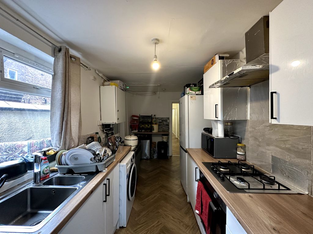 Property photo 3 of 23