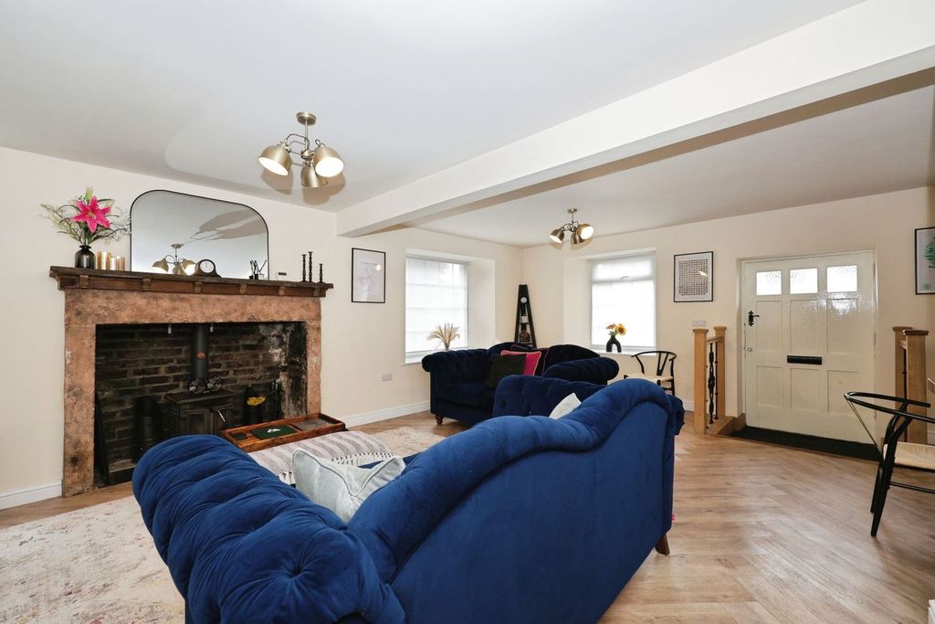 Property photo 3 of 21