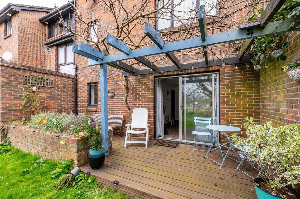 Property photo 3 of 6