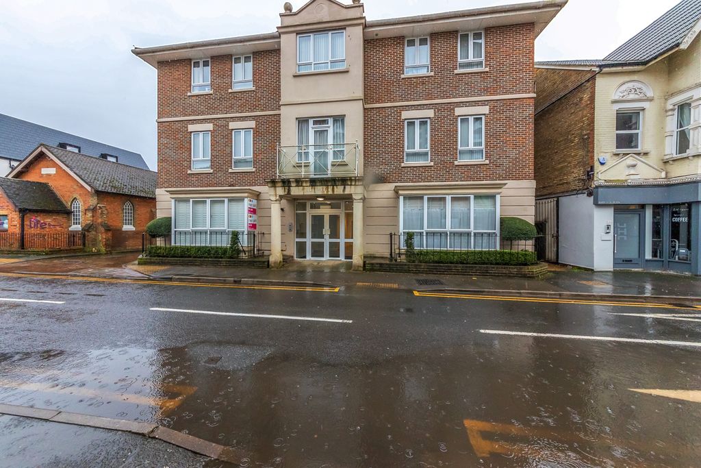 Property photo 1 of 6