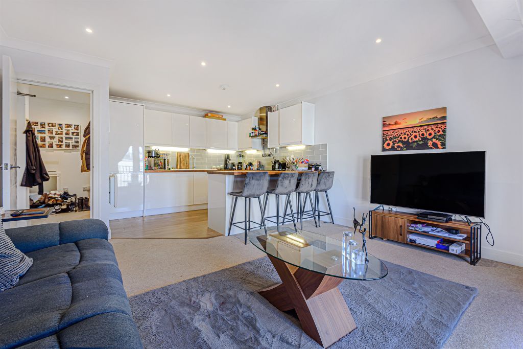 Property photo 2 of 7 Living Room