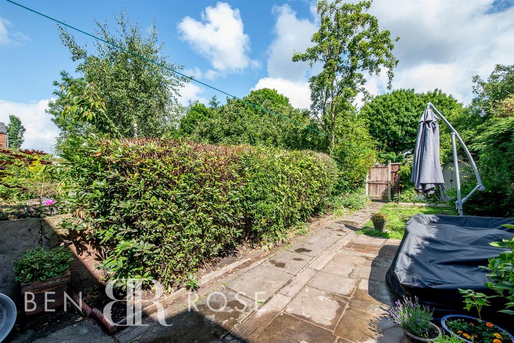 Property photo 2 of 24 Garden