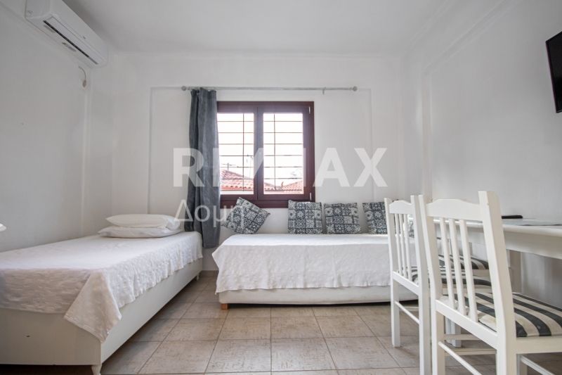 Property photo 3 of 37