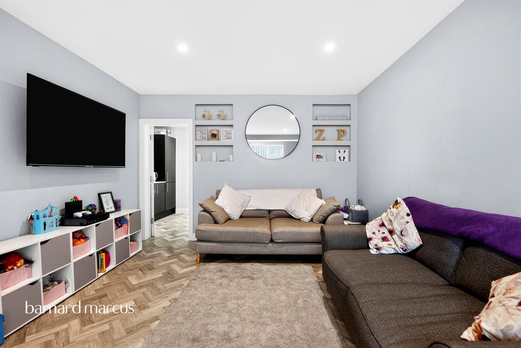Additional image 5 of 3 bed terraced house for saleMalmstone Avenue, Merstham, Redhill RH1