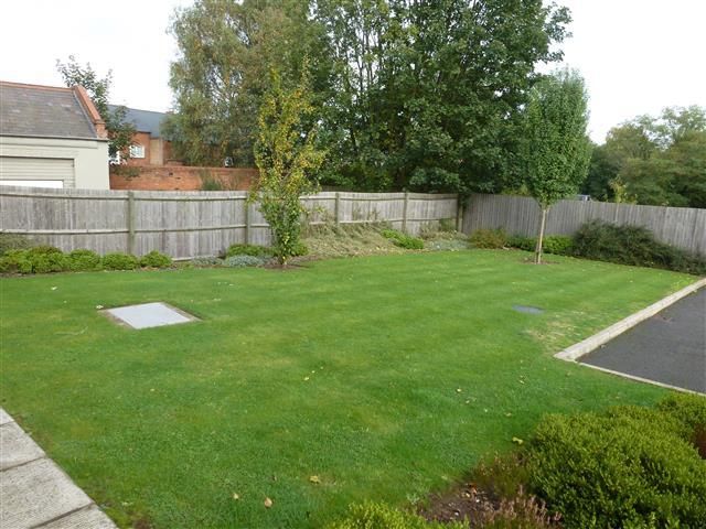 Property photo 3 of 11 Garden