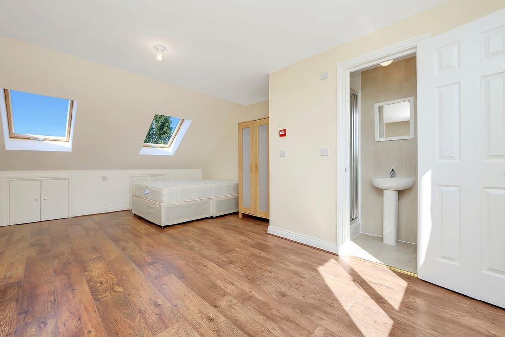 Property photo 1 of 46