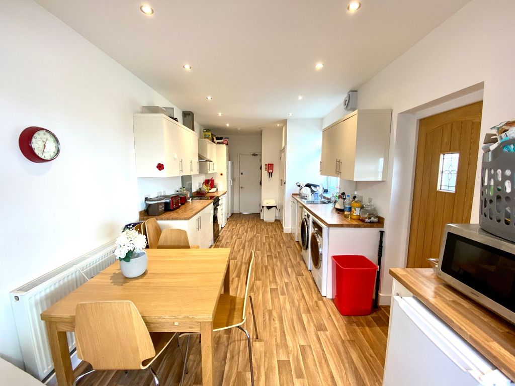 Property photo 2 of 6 Dining Area