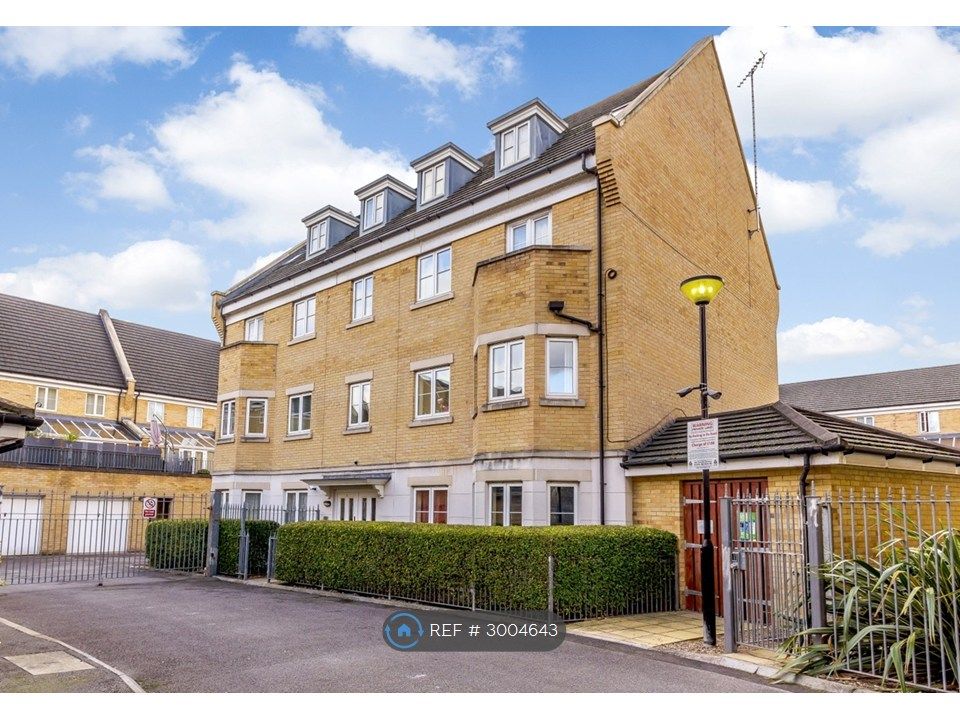 Property photo 1 of 21 Small Quiet Development. Safe Flat Behind Gate