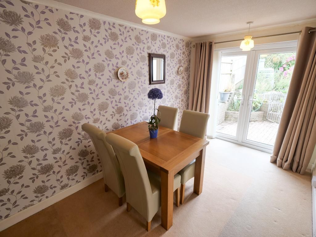 Property photo 3 of 14 Dining Room
