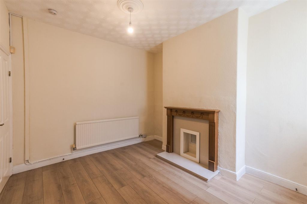 Property photo 3 of 19 Dining Room