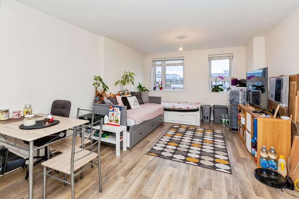 Property photo 3 of 11 Living / Dining Room