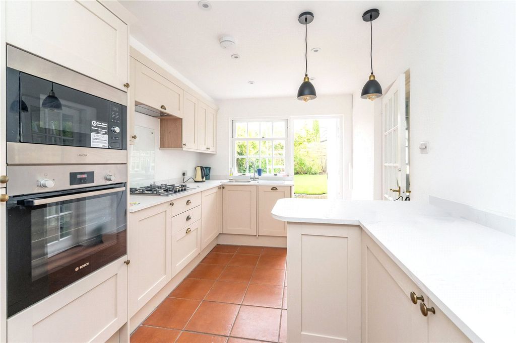 Property photo 2 of 11 Picture No. 22